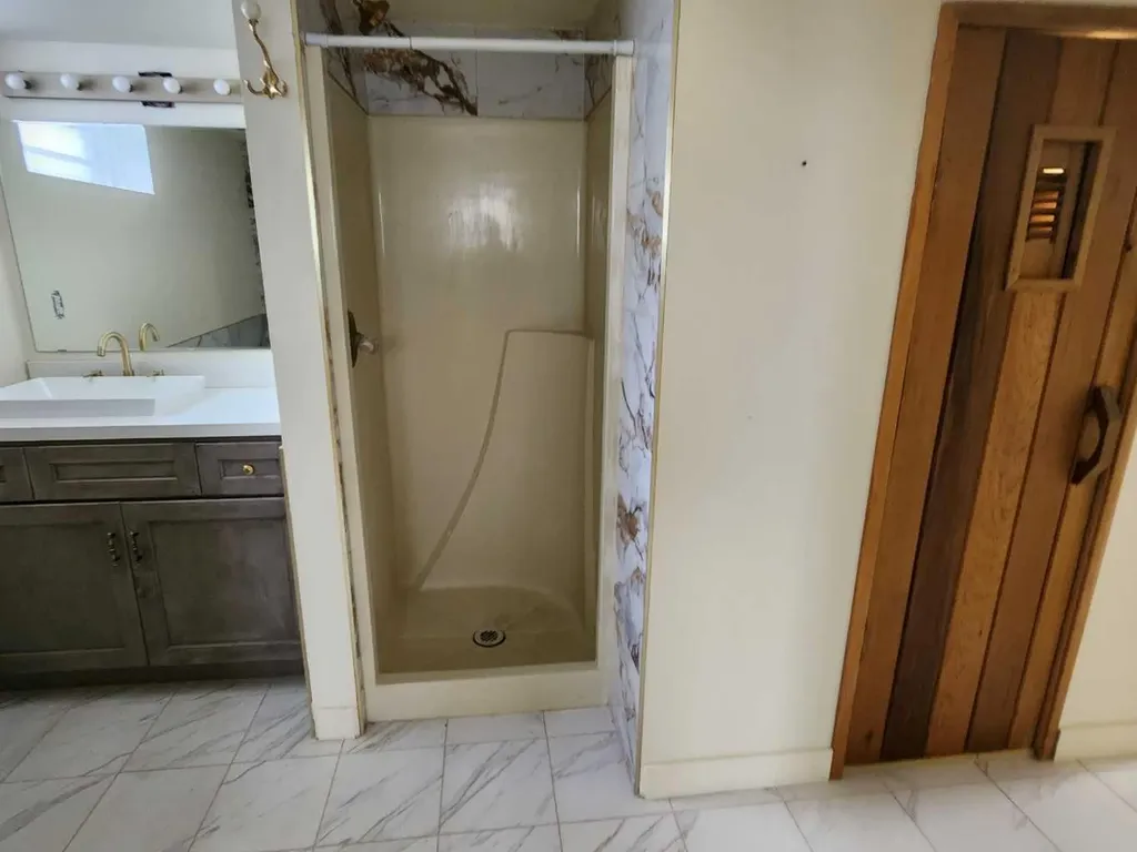 7304 5 Street SW Calgary AB T2Y 1B1