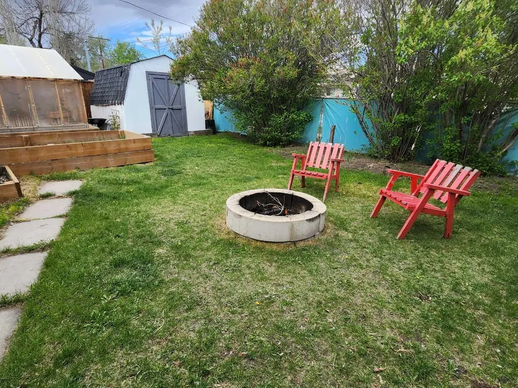 7304 5 Street SW Calgary AB T2Y 1B1