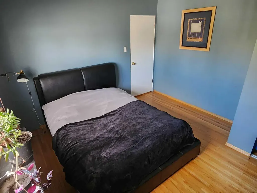 7304 5 Street SW Calgary AB T2Y 1B1