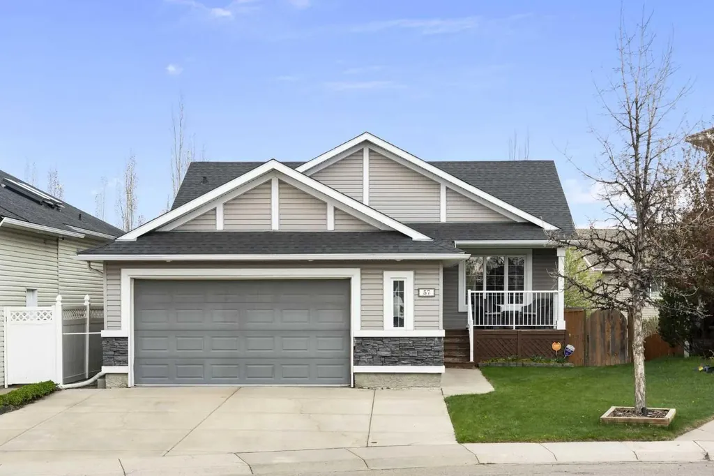 57 Thornfield Close SE Airdrie AB T4A 2K7