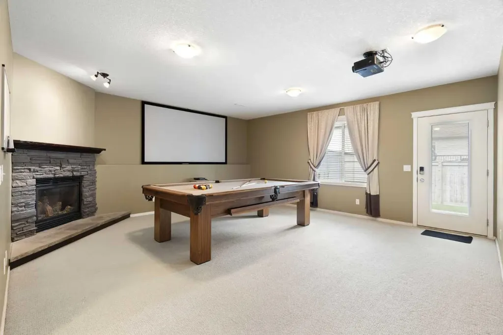 57 Thornfield Close SE Airdrie AB T4A 2K7