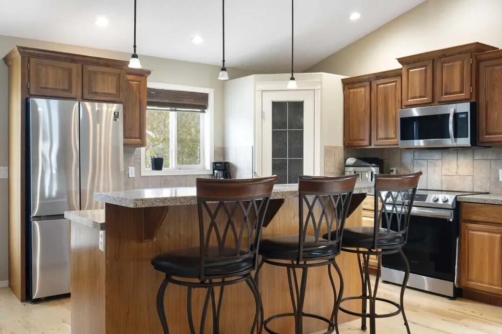 57 Thornfield Close SE Airdrie AB T4A 2K7