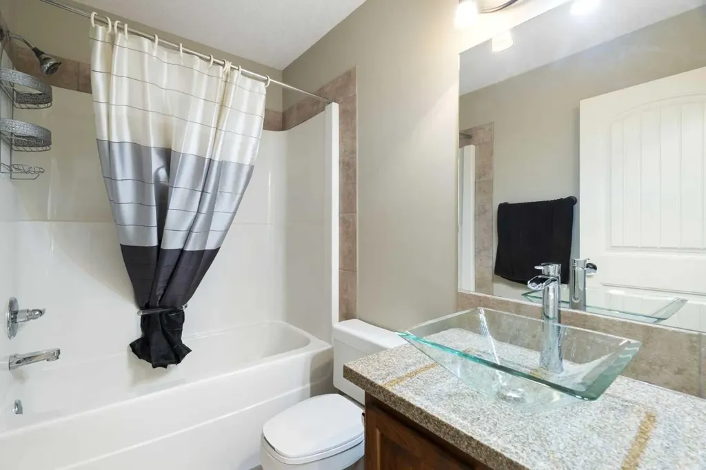 57 Thornfield Close SE Airdrie AB T4A 2K7