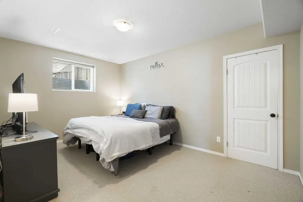 57 Thornfield Close SE Airdrie AB T4A 2K7