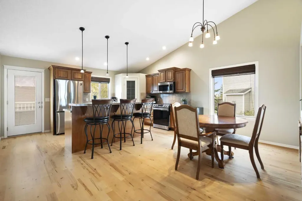57 Thornfield Close SE Airdrie AB T4A 2K7