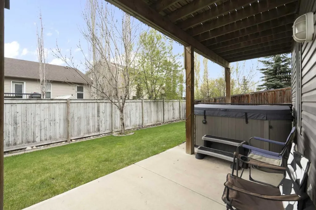 57 Thornfield Close SE Airdrie AB T4A 2K7