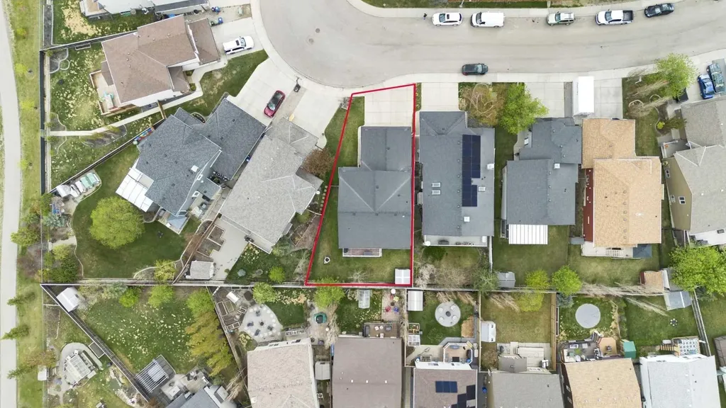 57 Thornfield Close SE Airdrie AB T4A 2K7