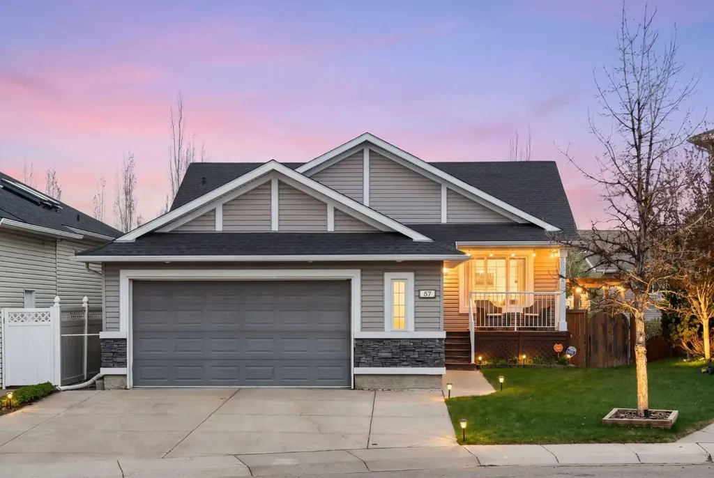 57 Thornfield Close SE Airdrie AB T4A 2K7