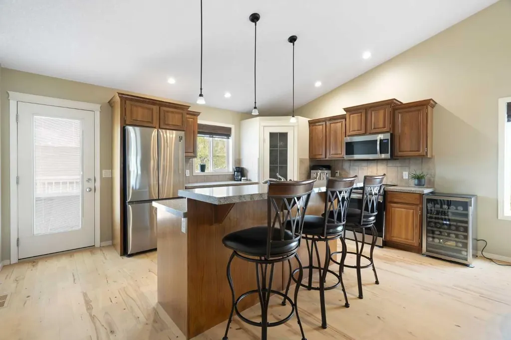 57 Thornfield Close SE Airdrie AB T4A 2K7