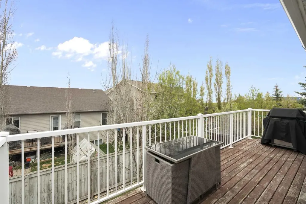 57 Thornfield Close SE Airdrie AB T4A 2K7