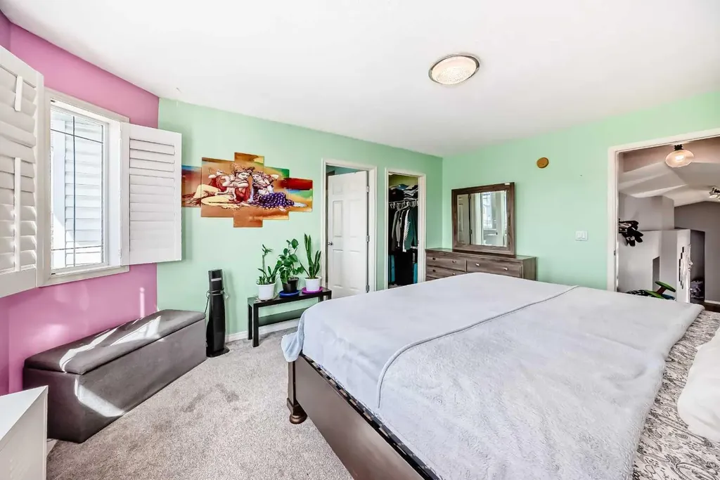 44 Canoe Square SW Airdrie AB T4B 2N5