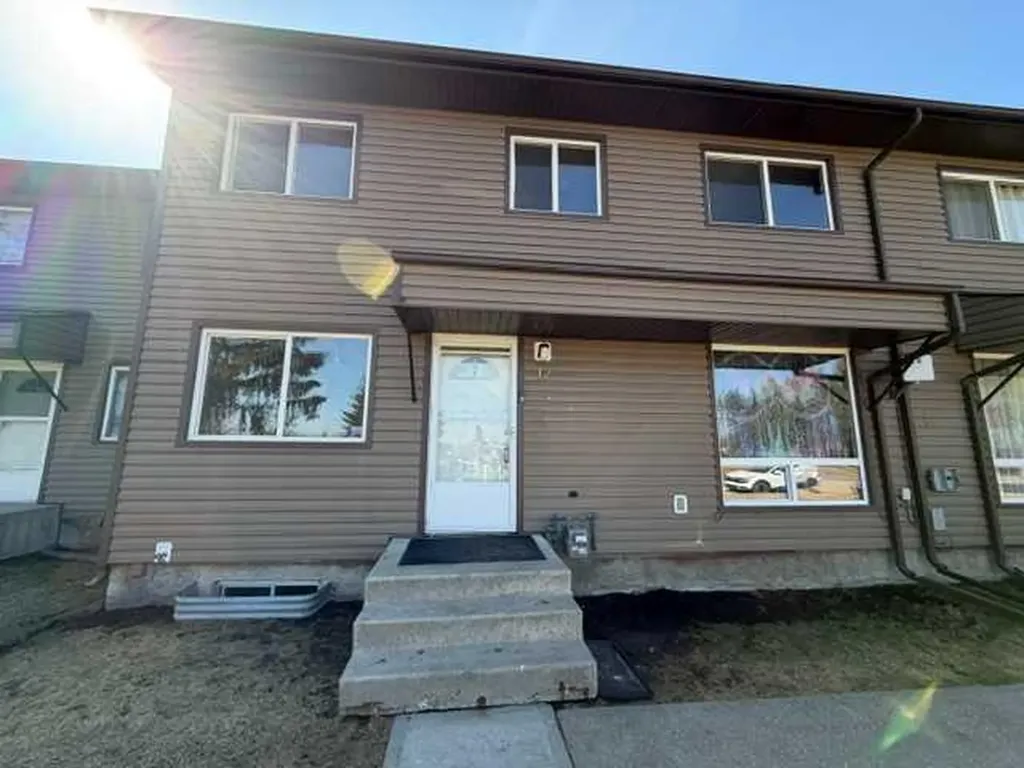 5231 6 Avenue Edson AB T7E 1L1