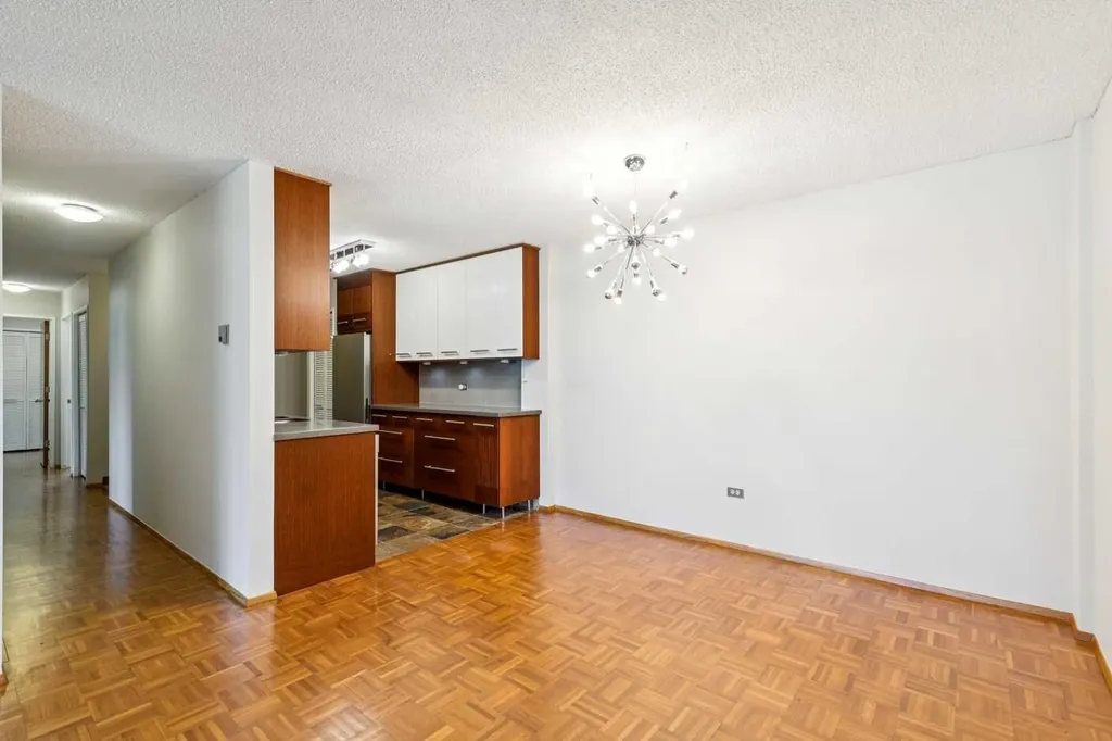 1620 8 Avenue NW Calgary AB T2N 1C4
