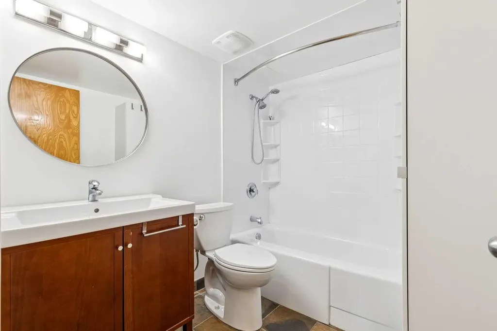 1620 8 Avenue NW Calgary AB T2N 1C4