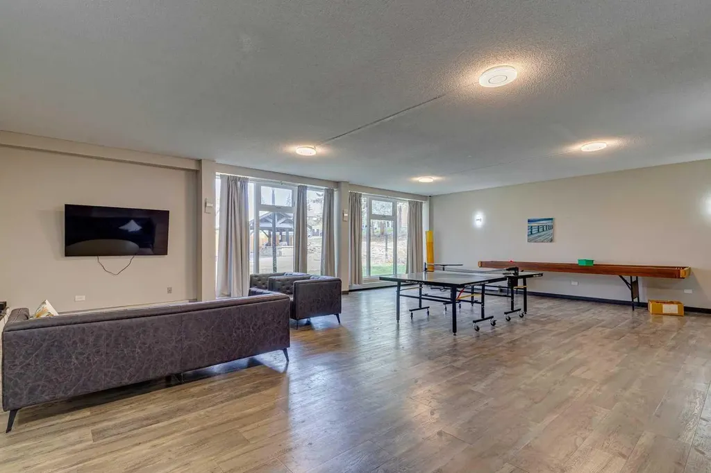 1620 8 Avenue NW Calgary AB T2N 1C4