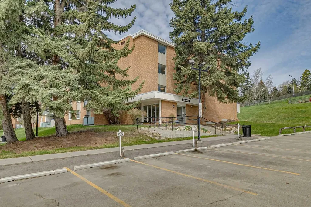 1620 8 Avenue NW Calgary AB T2N 1C4