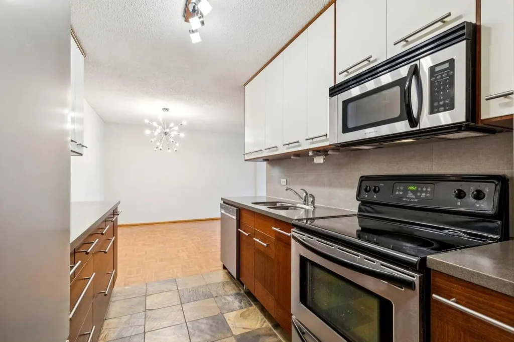 1620 8 Avenue NW Calgary AB T2N 1C4