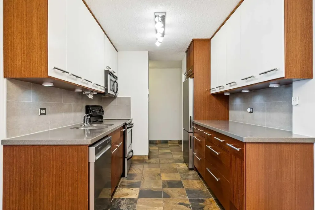 1620 8 Avenue NW Calgary AB T2N 1C4