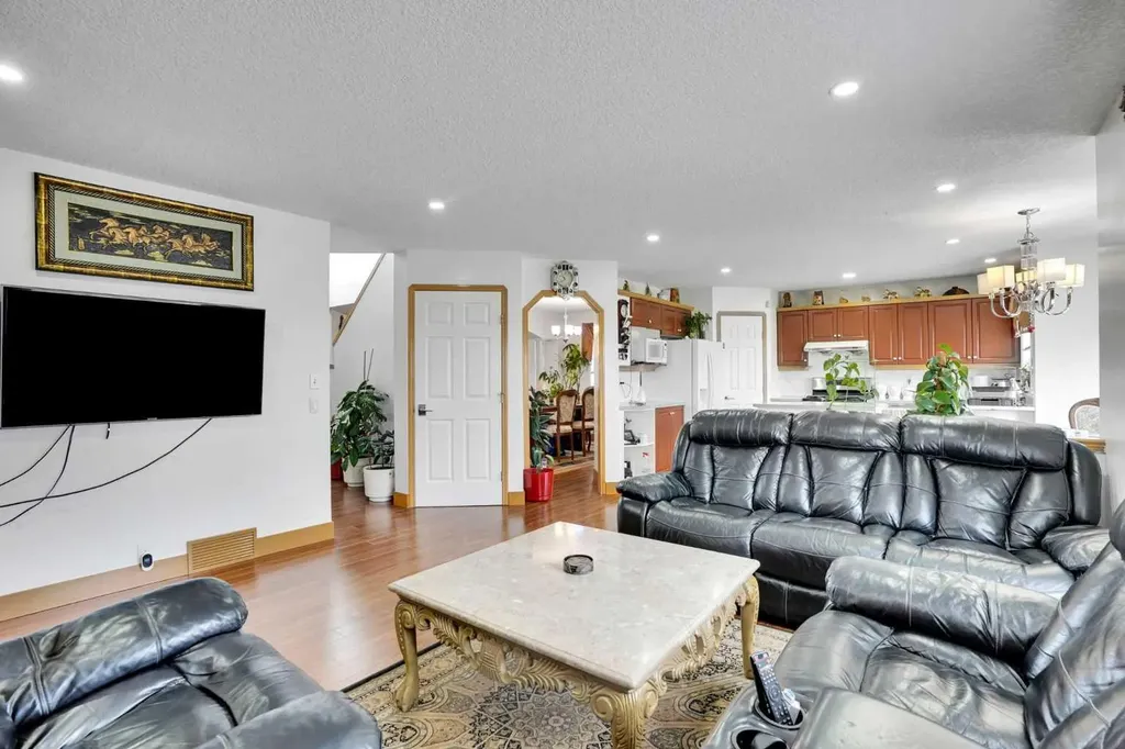 5189 Coral Shores Drive NE Calgary AB t3j 3j6