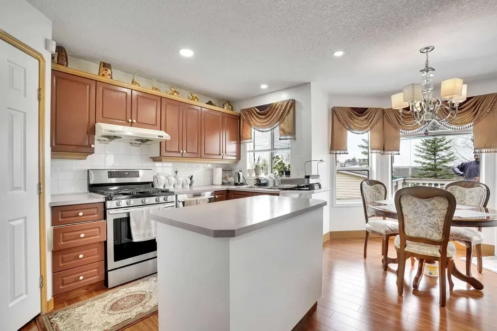 5189 Coral Shores Drive NE Calgary AB t3j 3j6