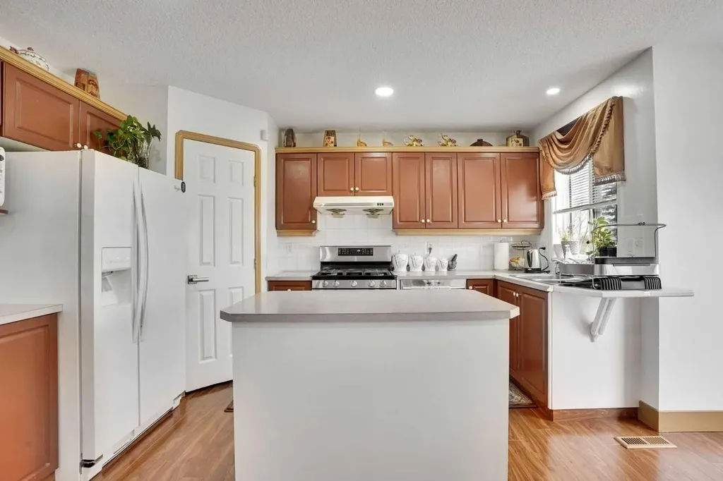 5189 Coral Shores Drive NE Calgary AB t3j 3j6