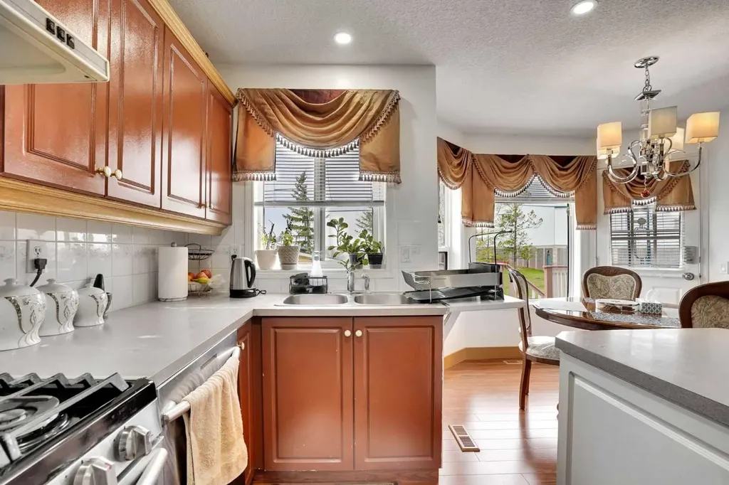 5189 Coral Shores Drive NE Calgary AB t3j 3j6