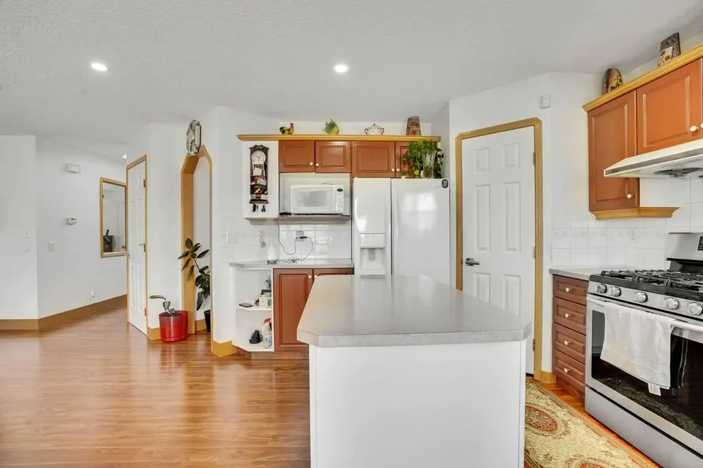 5189 Coral Shores Drive NE Calgary AB t3j 3j6