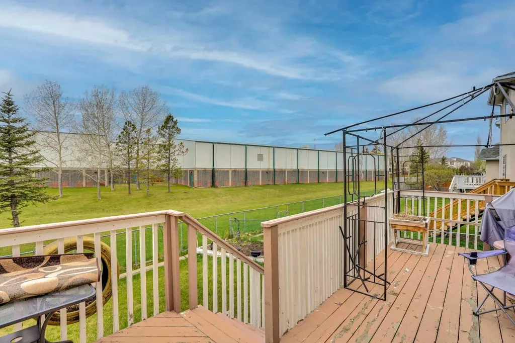 5189 Coral Shores Drive NE Calgary AB t3j 3j6
