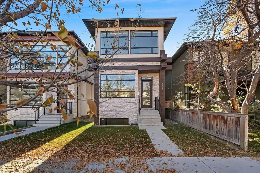 2115 Bowness Road NW Calgary AB T2N 3L2