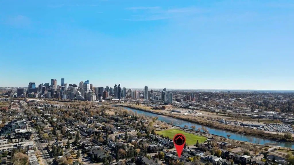 2115 Bowness Road NW Calgary AB T2N 3L2