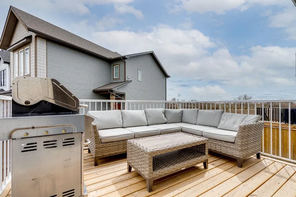315 Monterey Place SE High River AB T1V 0H6