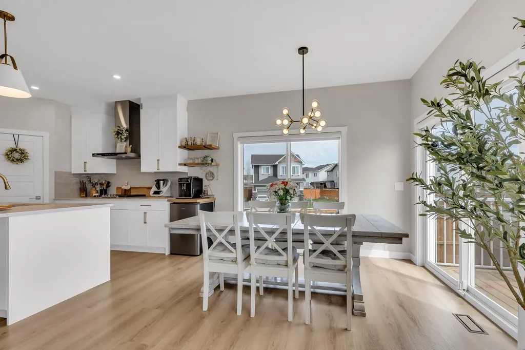 315 Monterey Place SE High River AB T1V 0H6