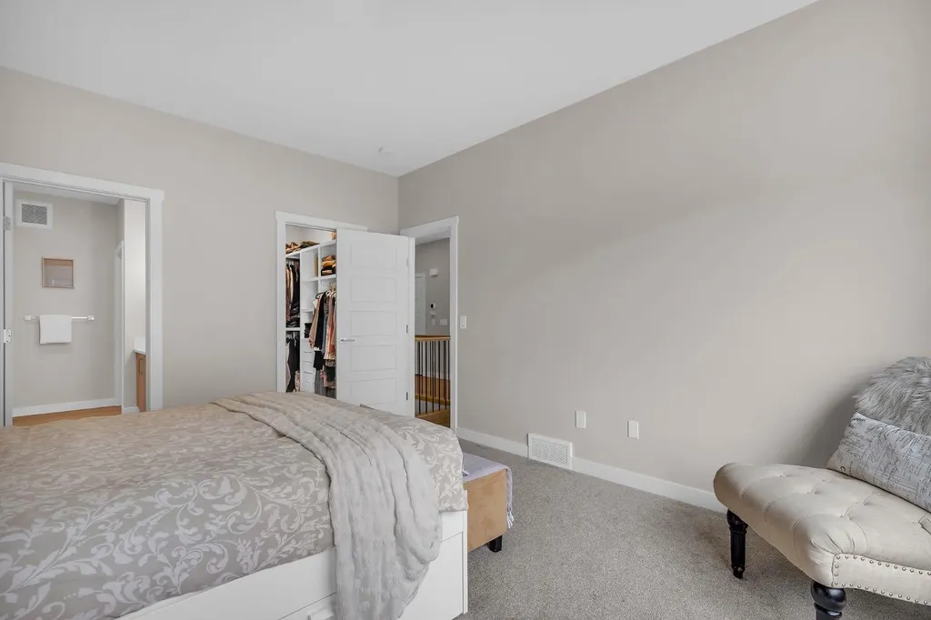 315 Monterey Place SE High River AB T1V 0H6