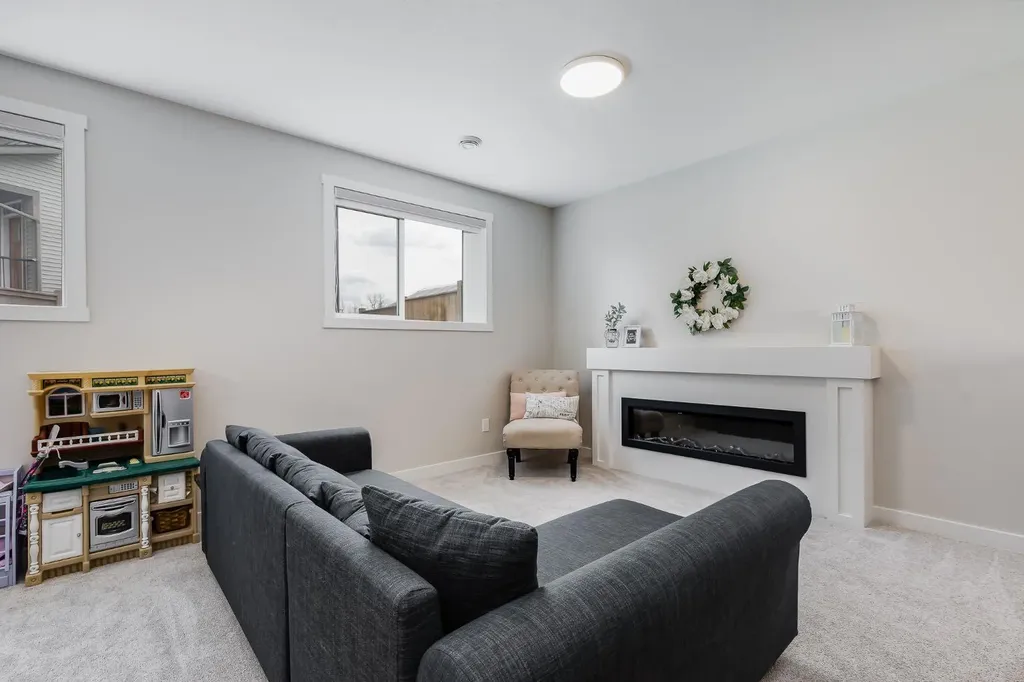 315 Monterey Place SE High River AB T1V 0H6