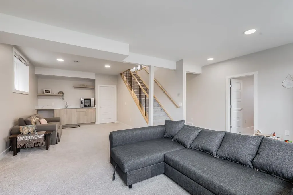 315 Monterey Place SE High River AB T1V 0H6