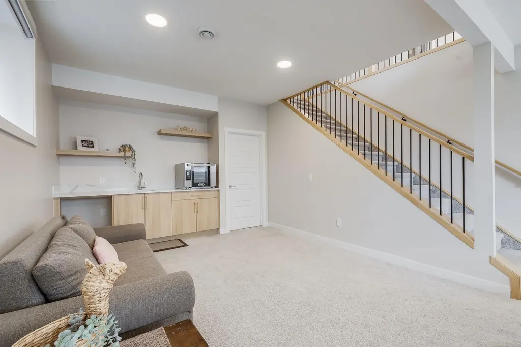 315 Monterey Place SE High River AB T1V 0H6