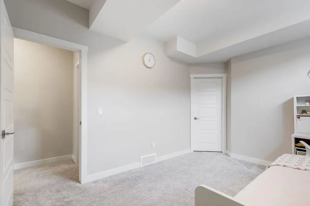 315 Monterey Place SE High River AB T1V 0H6