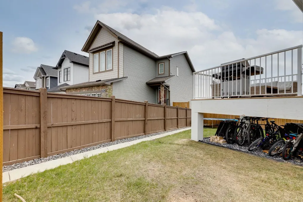 315 Monterey Place SE High River AB T1V 0H6