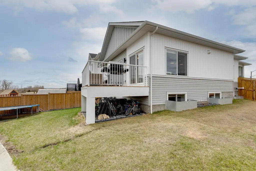 315 Monterey Place SE High River AB T1V 0H6