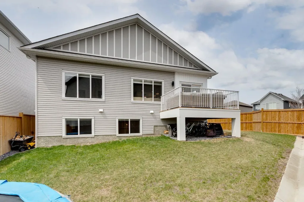 315 Monterey Place SE High River AB T1V 0H6