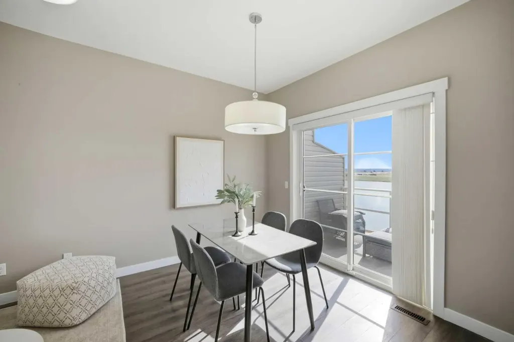 556 Redstone View NE Calgary AB T3N 0M9