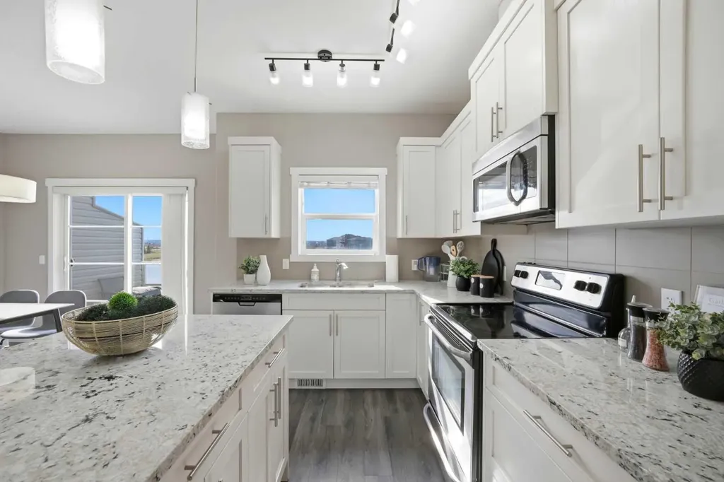 556 Redstone View NE Calgary AB T3N 0M9