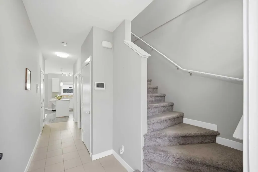556 Redstone View NE Calgary AB T3N 0M9