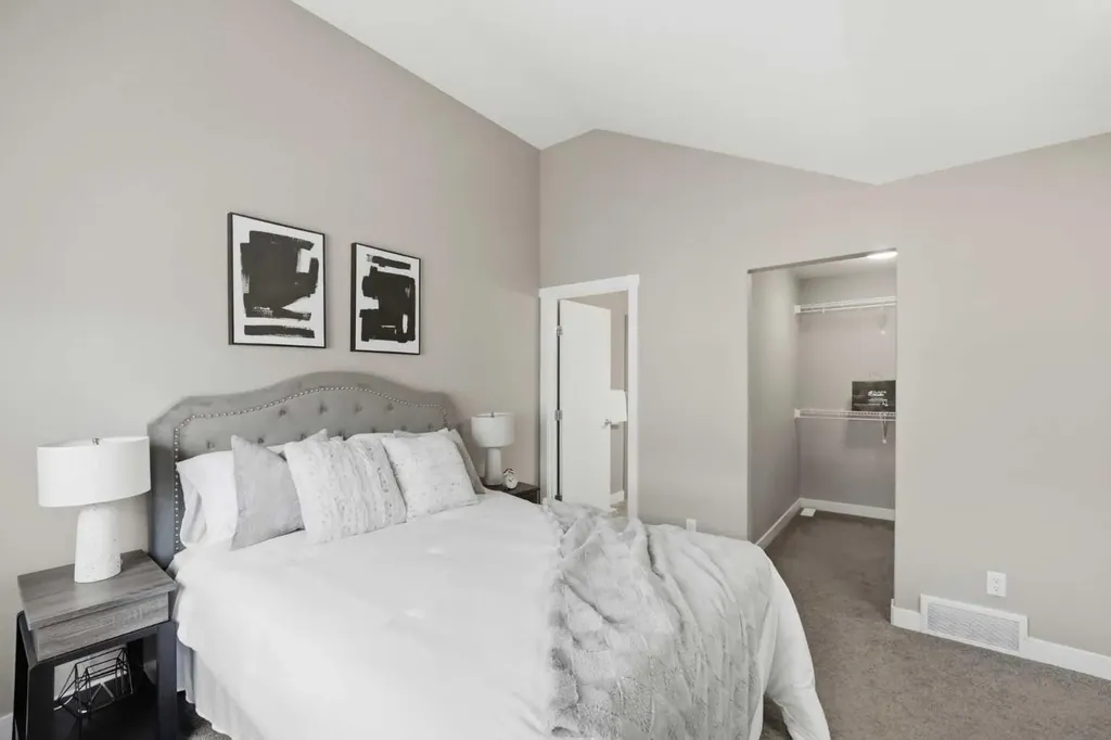 556 Redstone View NE Calgary AB T3N 0M9