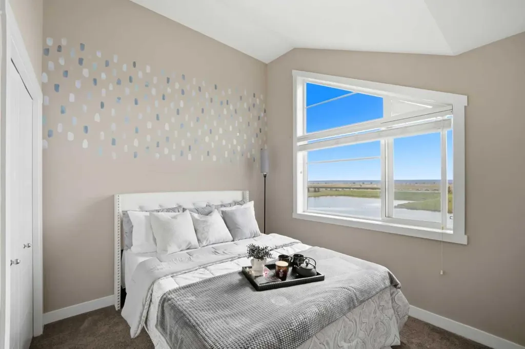 556 Redstone View NE Calgary AB T3N 0M9