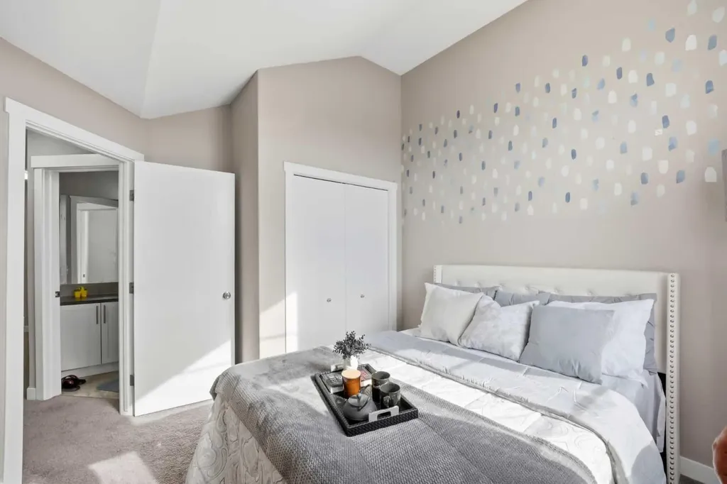 556 Redstone View NE Calgary AB T3N 0M9