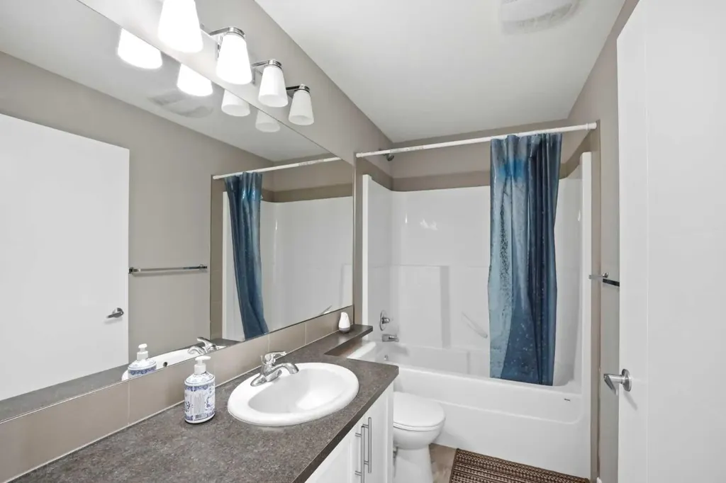 556 Redstone View NE Calgary AB T3N 0M9