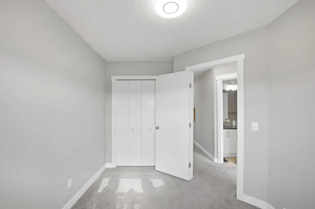 556 Redstone View NE Calgary AB T3N 0M9