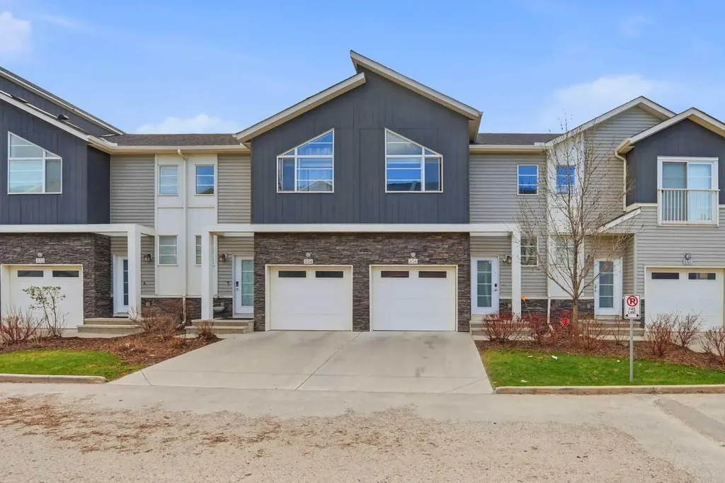 556 Redstone View NE Calgary AB T3N 0M9