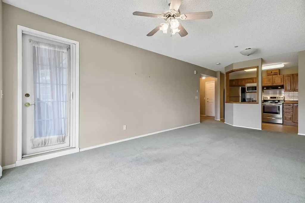 2206 Sienna Park Green SW Calgary AB T3H 3N7